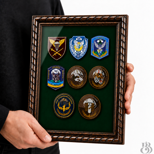 Футляр-вітрина для медалей, орденів і військових нагород 330&times;240 мм &mdash; оригінальний подарунок військовому RK-330240-GR-03 фото